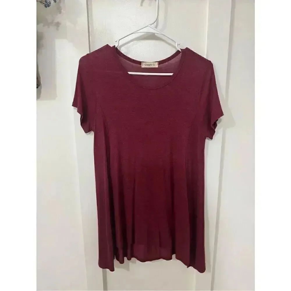Ginger G Short Sleeve Scoop Neck Tee in Wine